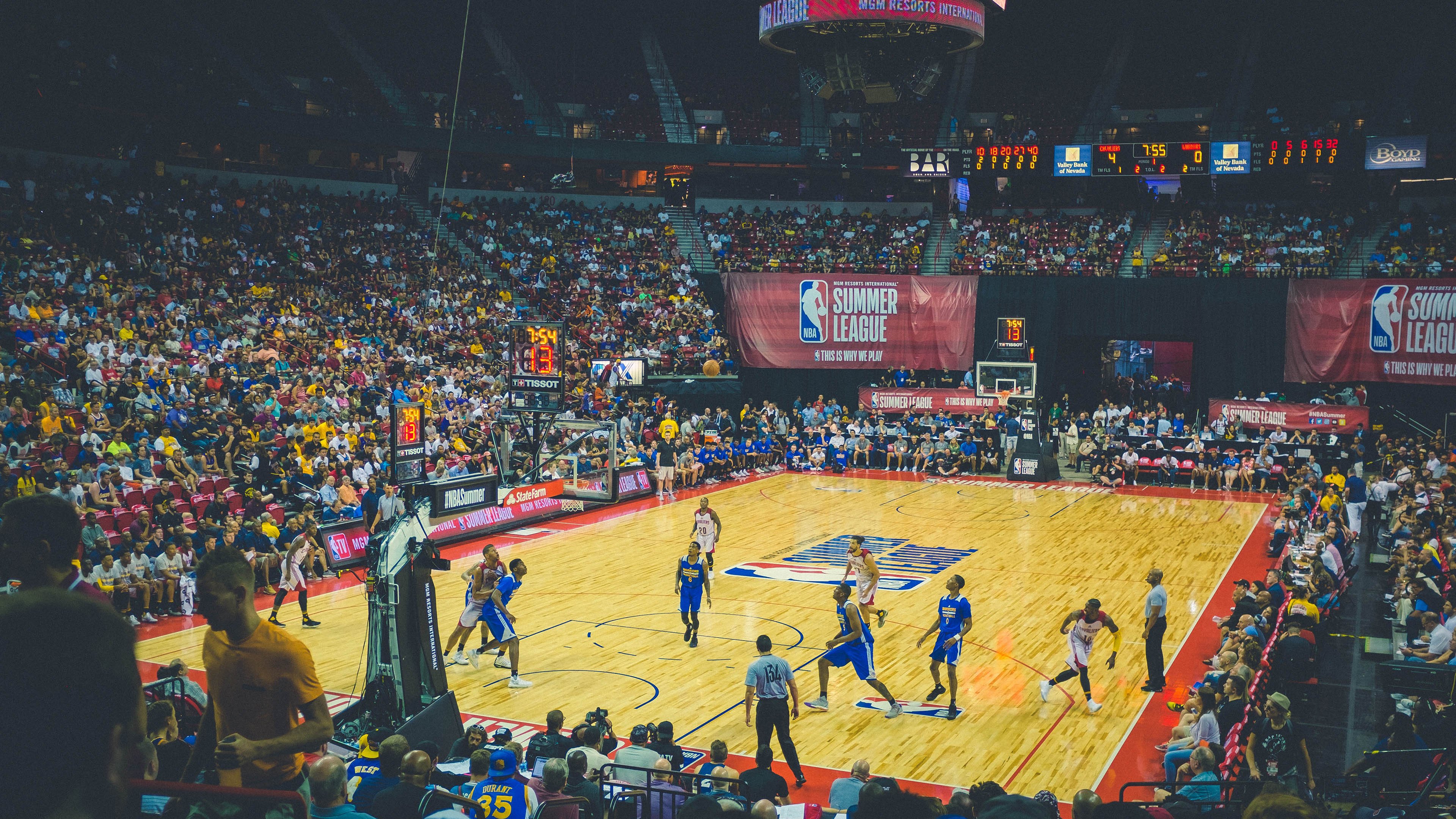 乐鱼体育官网下载-USM Alger 历史性首夺阿尔及利亚篮球杯冠军，阿尔及利亚球员  第2张