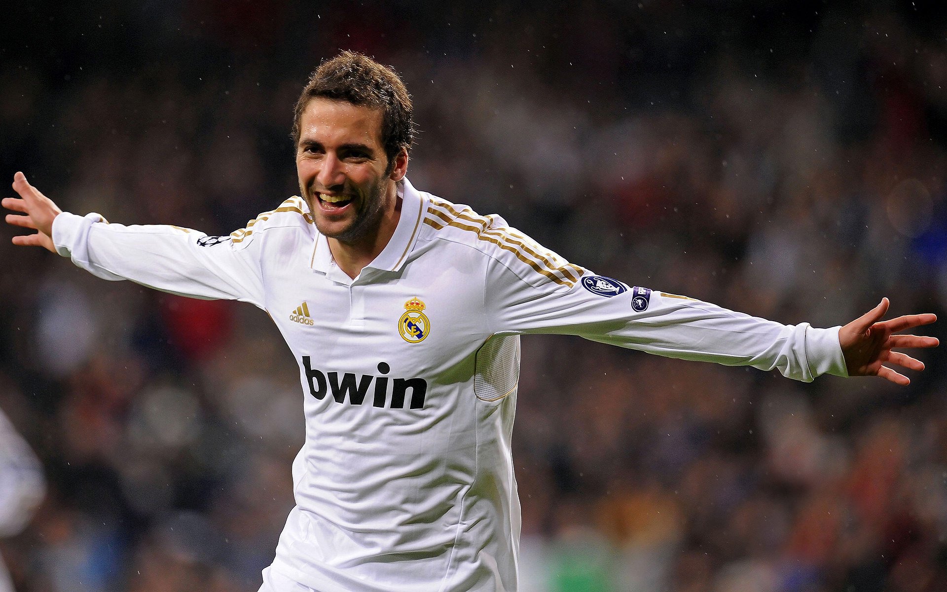 乐鱼体育在线入口-拜仁慕尼黑稳居德甲榜首,争夺多项冠军