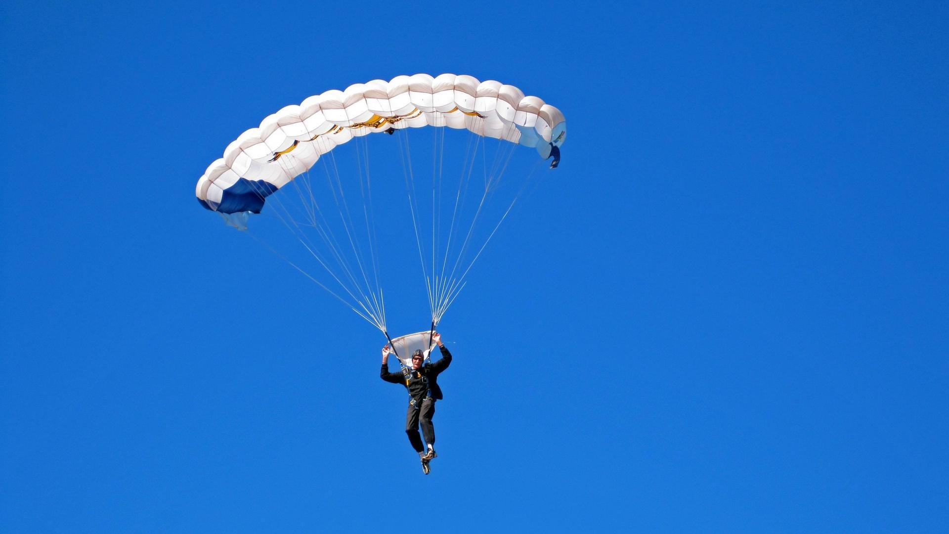 乐鱼体育app下载地址-《Apex Legends》上线新合作皮肤，联动内容丰富，apex联名皮肤