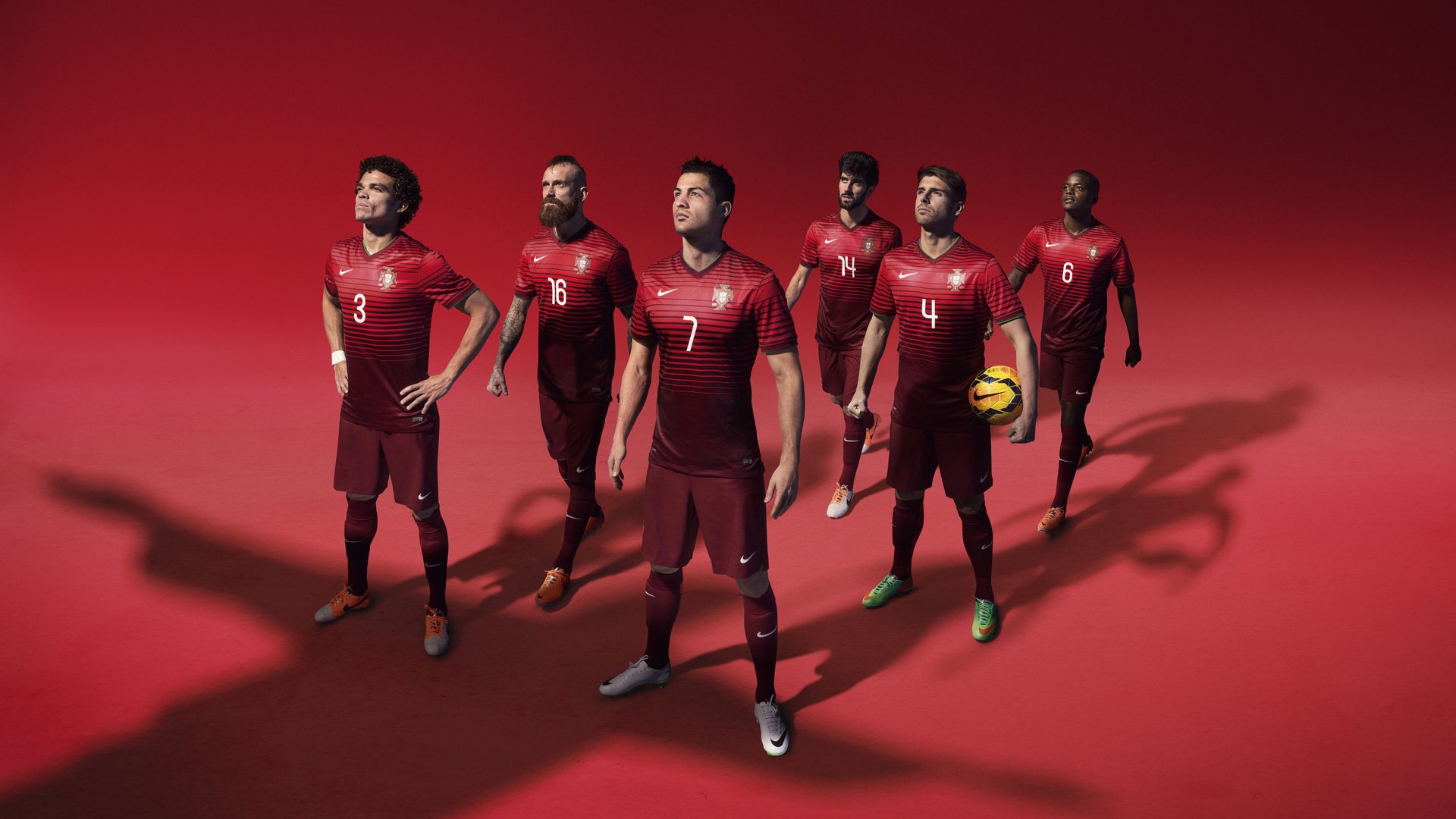 “帕布罗·马特拉的领导与决策能力，铸就美洲狮队的稳固防线”